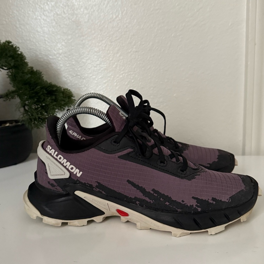 Salomon Alphacross 4 Women's Trail Shoes in Purple and Black - Picture 2 of 11